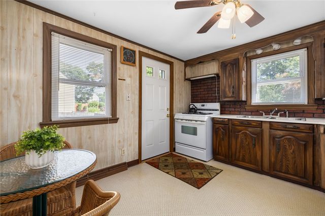 70 New Lexington Road, North Kingstown, RI 02852