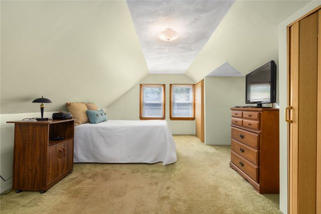 70 New Lexington Road, North Kingstown, RI 02852