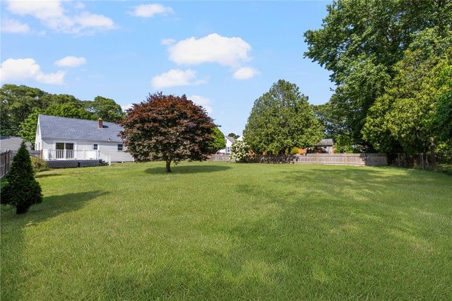 70 New Lexington Road, North Kingstown, RI 02852