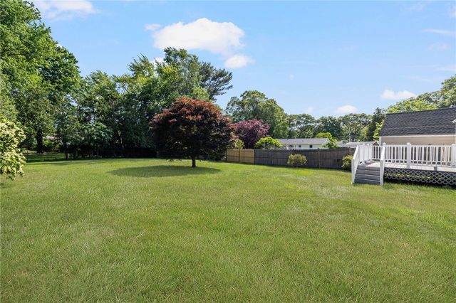 70 New Lexington Road, North Kingstown, RI 02852