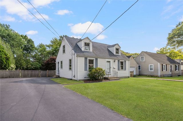 70 New Lexington Road, North Kingstown, RI 02852