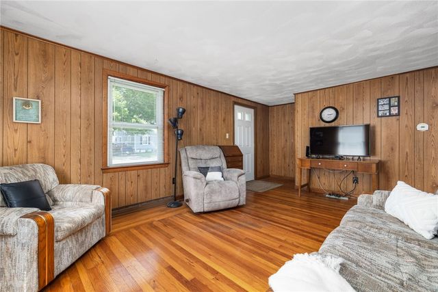 70 New Lexington Road, North Kingstown, RI 02852