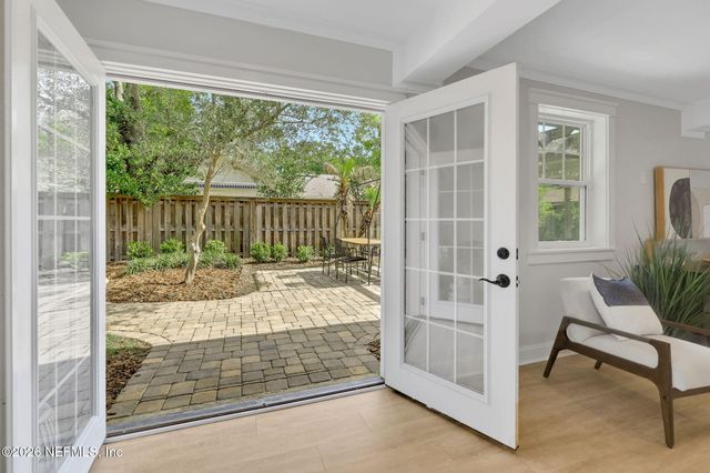 4221 DEMEDICI Avenue, Jacksonville, FL 32210
