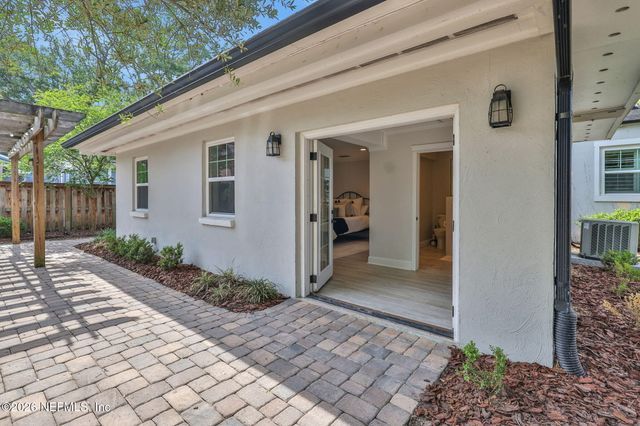 4221 DEMEDICI Avenue, Jacksonville, FL 32210