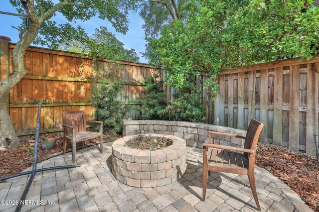 4221 DEMEDICI Avenue, Jacksonville, FL 32210