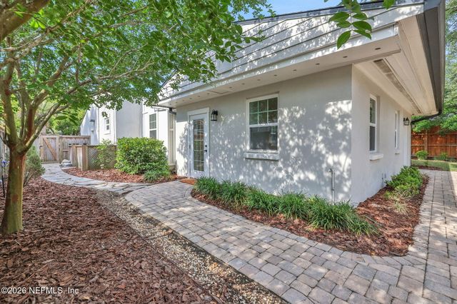 4221 DEMEDICI Avenue, Jacksonville, FL 32210