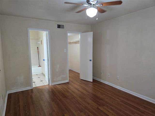 9797 Leawood Blvd 104, Houston, TX 77099