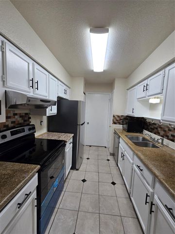 9797 Leawood Blvd 104, Houston, TX 77099