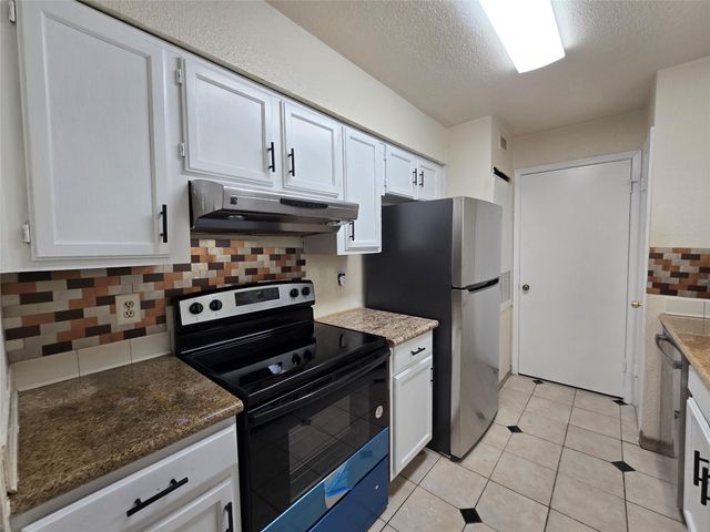 9797 Leawood Blvd 104, Houston, TX 77099