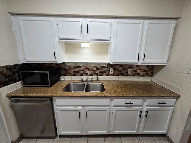 9797 Leawood Blvd 104, Houston, TX 77099