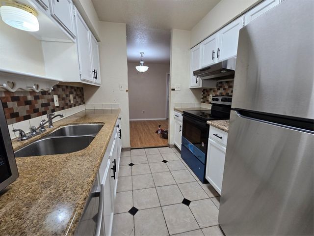 9797 Leawood Blvd 104, Houston, TX 77099