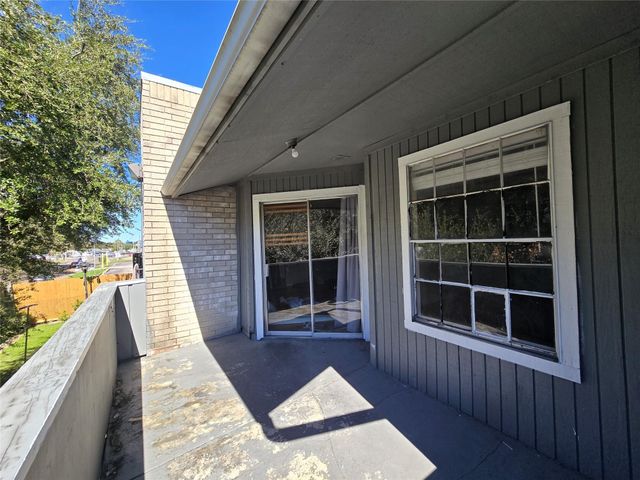 9797 Leawood Blvd 104, Houston, TX 77099