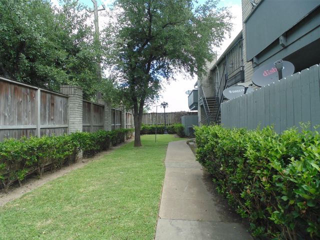 9797 Leawood Blvd 104, Houston, TX 77099