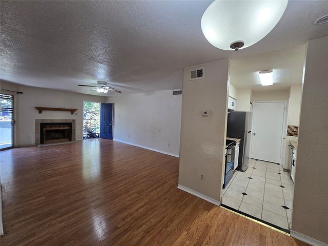 9797 Leawood Blvd 104, Houston, TX 77099