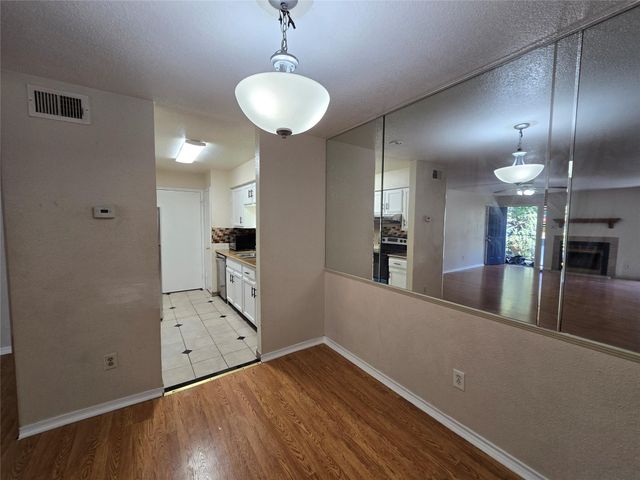 9797 Leawood Blvd 104, Houston, TX 77099
