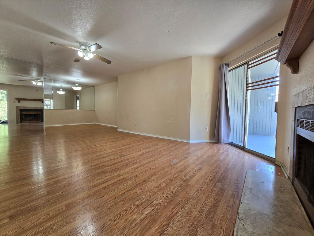 9797 Leawood Blvd 104, Houston, TX 77099