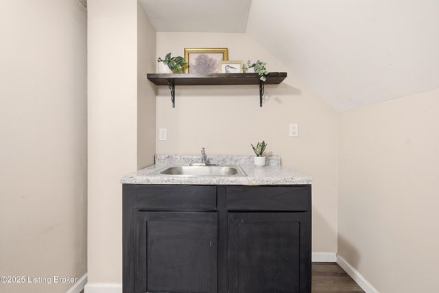 3668 Woodruff Ave, Louisville, KY 40215