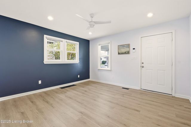 3668 Woodruff Ave, Louisville, KY 40215