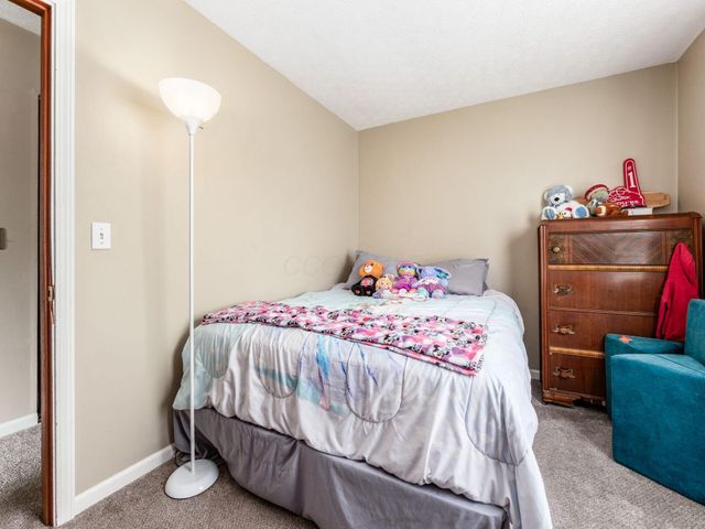 8715 Fairbrook Avenue, Galloway, OH 43119