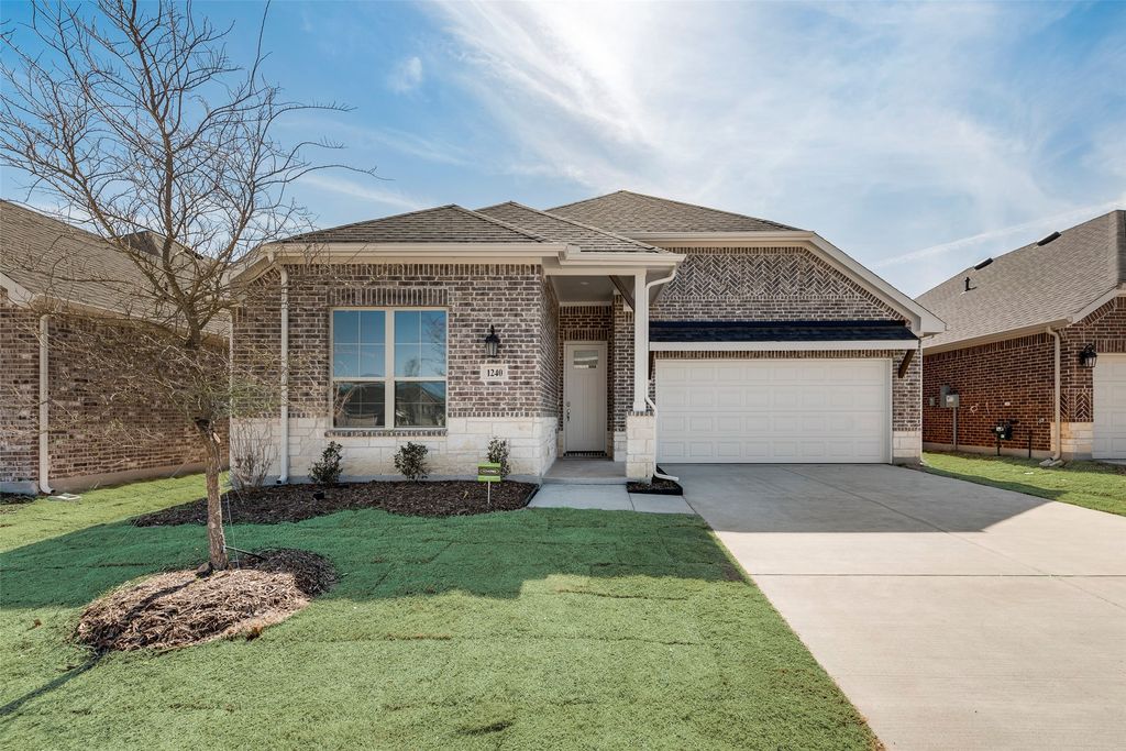 1240 Redcoat Drive, Forney, TX 75126