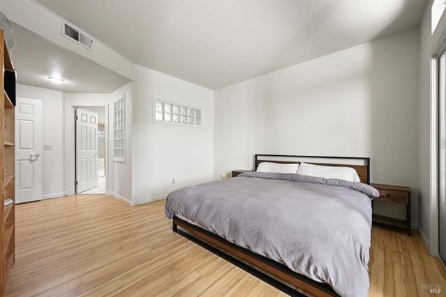 2111 Stonefield Ln, Santa Rosa, CA 95403