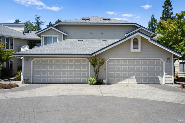 2111 Stonefield Ln, Santa Rosa, CA 95403