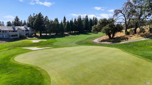 2111 Stonefield Ln, Santa Rosa, CA 95403