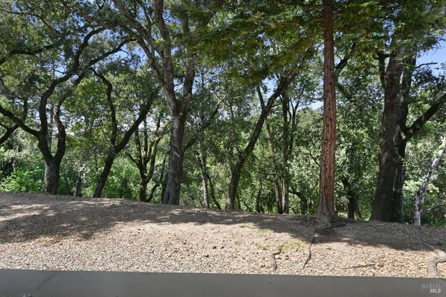 2111 Stonefield Ln, Santa Rosa, CA 95403