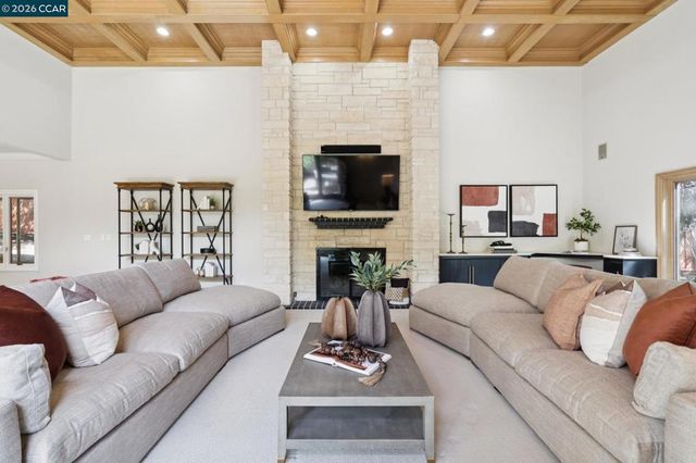 195 Stone Valley Way, Alamo, CA 94507