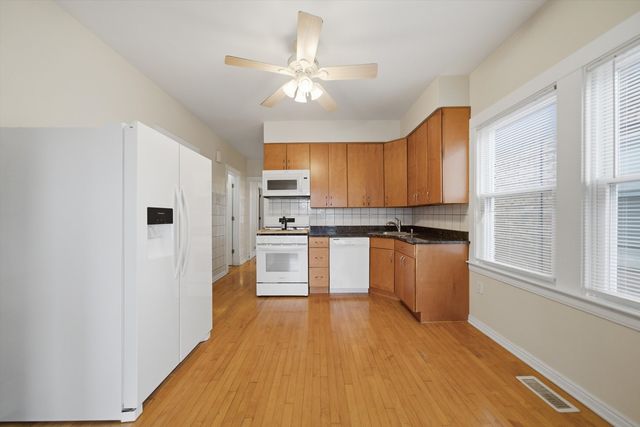 2240 Highland Avenue, Berwyn, IL 60402