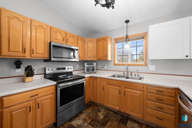 110 Atkins Dr Drive, Tea, SD 57064