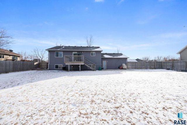110 Atkins Dr Drive, Tea, SD 57064