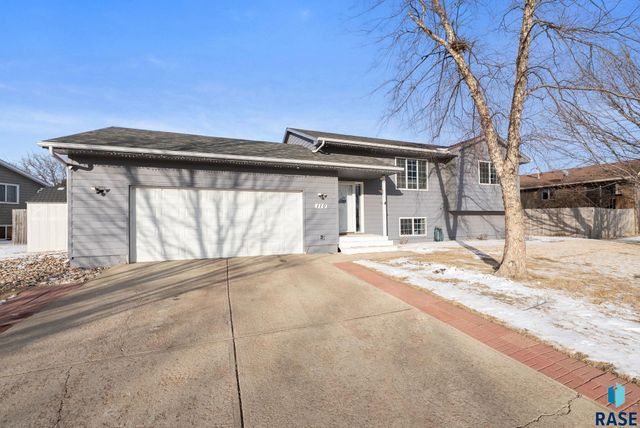 110 Atkins Dr Drive, Tea, SD 57064