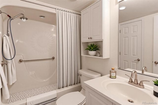 12645 E Pacific Circle E, Aurora, CO 80014