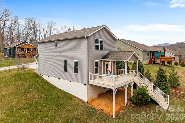 57 Parrot Road, Candler, NC 28715