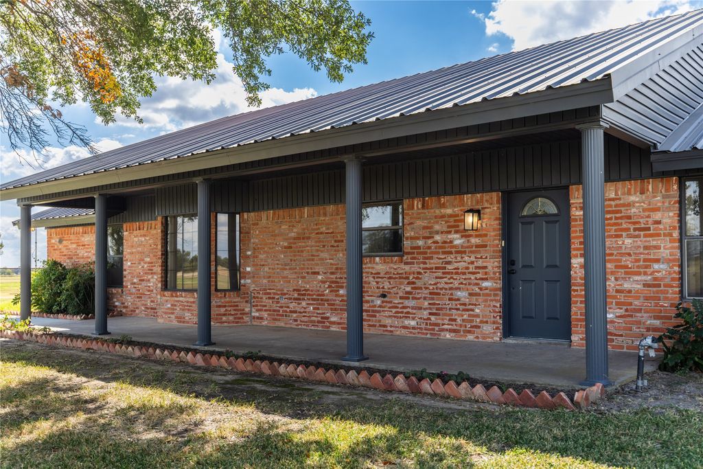 286 S Baese Road, Elm Mott, TX 76640