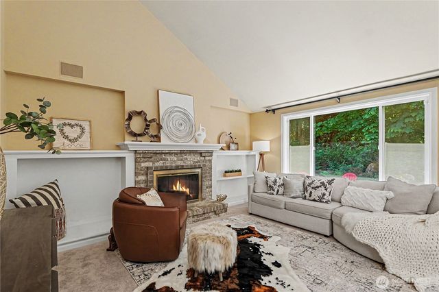 18055 NW Varese Court, Issaquah, WA 98027