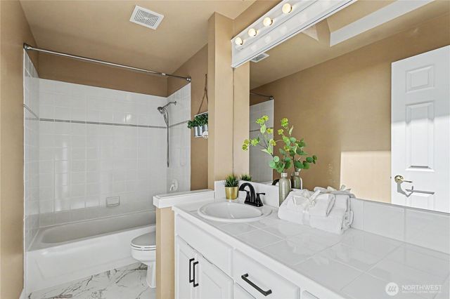 18055 NW Varese Court, Issaquah, WA 98027