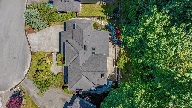 18055 NW Varese Court, Issaquah, WA 98027