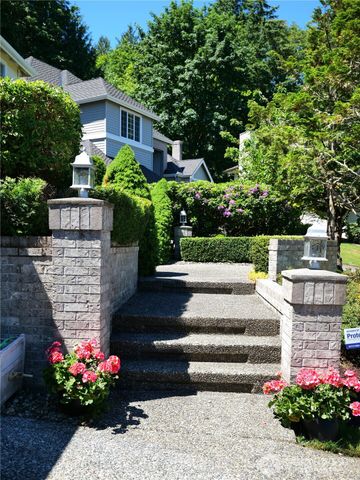 18055 NW Varese Court, Issaquah, WA 98027