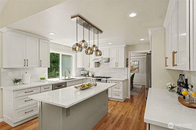 18055 NW Varese Court, Issaquah, WA 98027