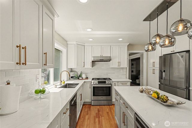 18055 NW Varese Court, Issaquah, WA 98027