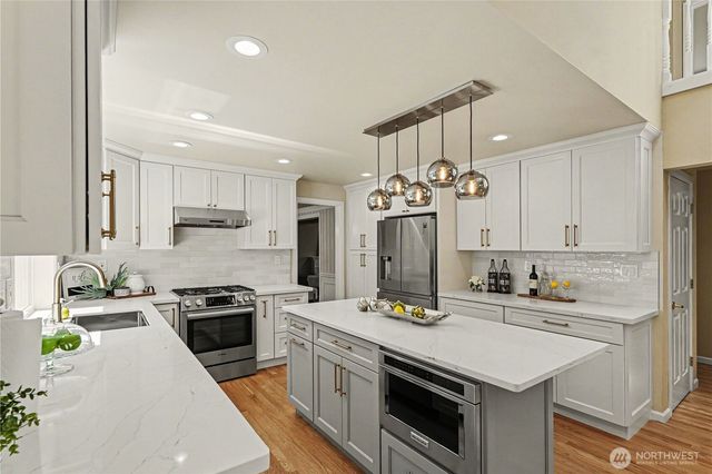 18055 NW Varese Court, Issaquah, WA 98027