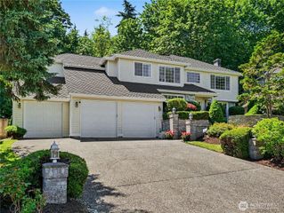 18055 NW Varese Court, Issaquah, WA 98027