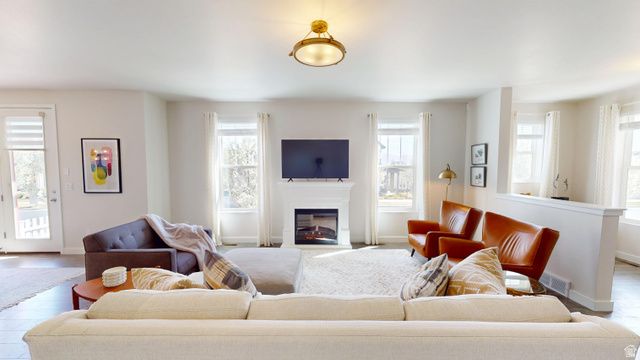 10622 S BEACH COMBER WAY, South Jordan, UT 84009