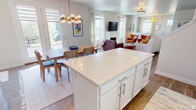 10622 S BEACH COMBER WAY, South Jordan, UT 84009