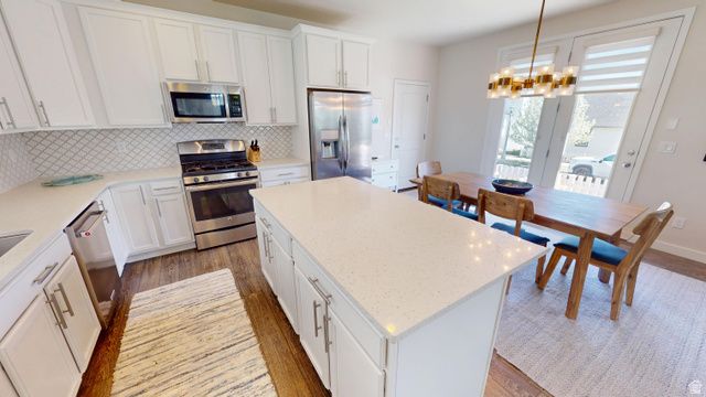 10622 S BEACH COMBER WAY, South Jordan, UT 84009