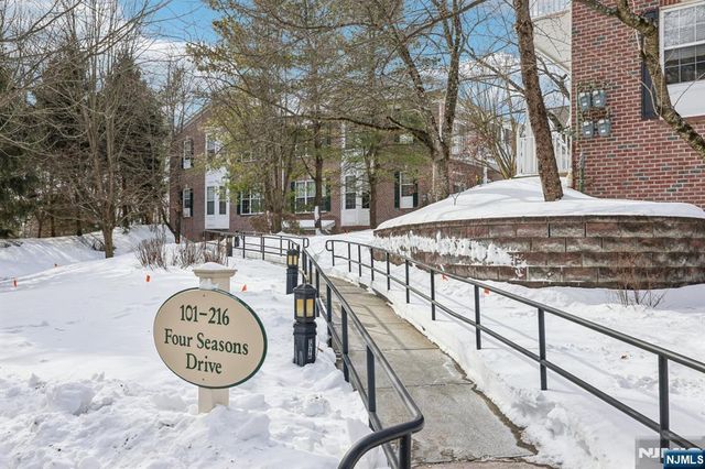 109 Four Seasons Drive 109, Wayne, NJ 07470