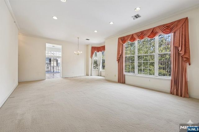 109 Four Seasons Drive 109, Wayne, NJ 07470