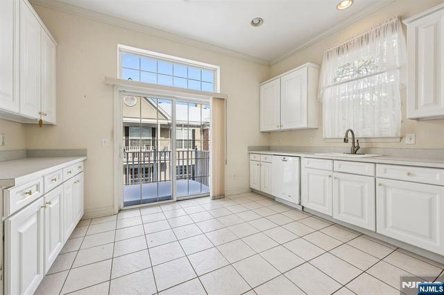 109 Four Seasons Drive 109, Wayne, NJ 07470